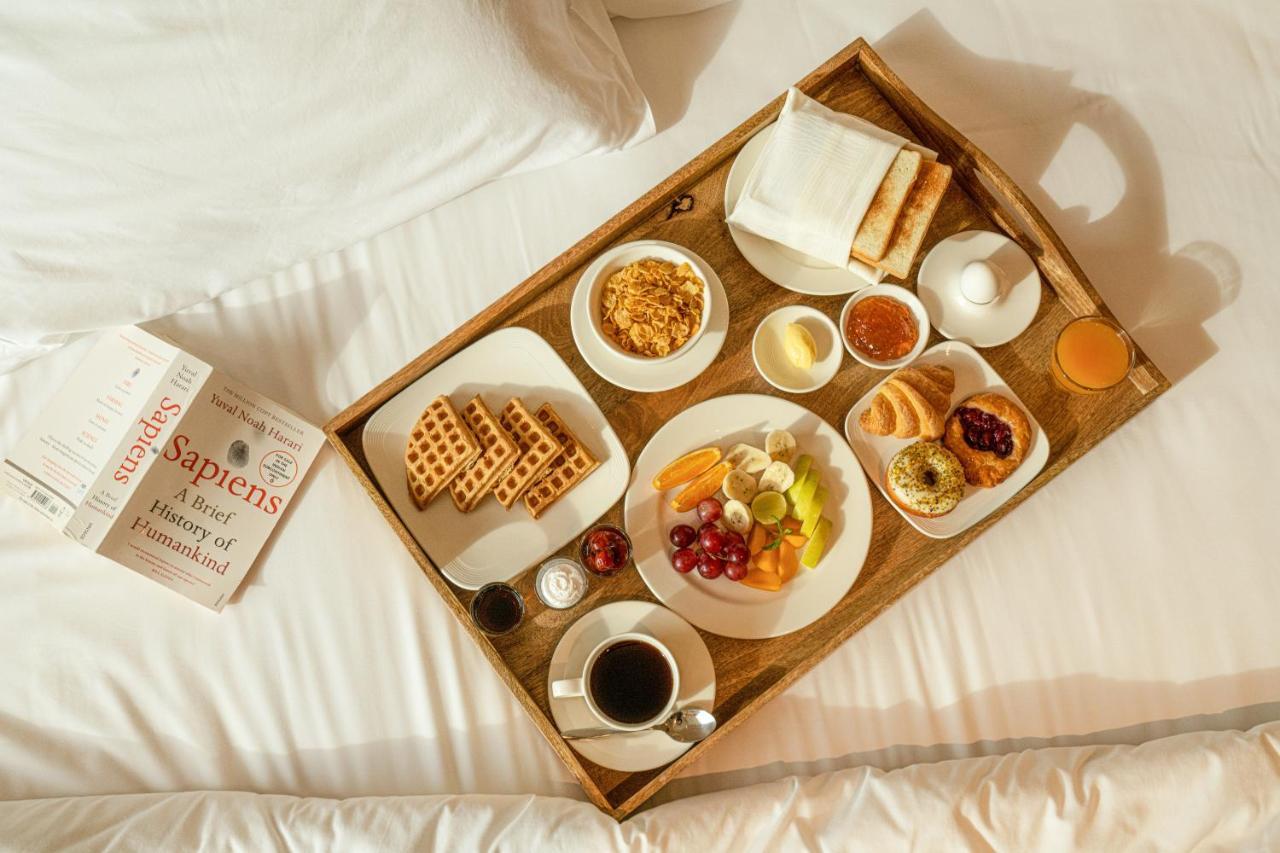 O By Tamara, Trivandrum Thiruvananthapuram Extérieur photo Room service breakfast