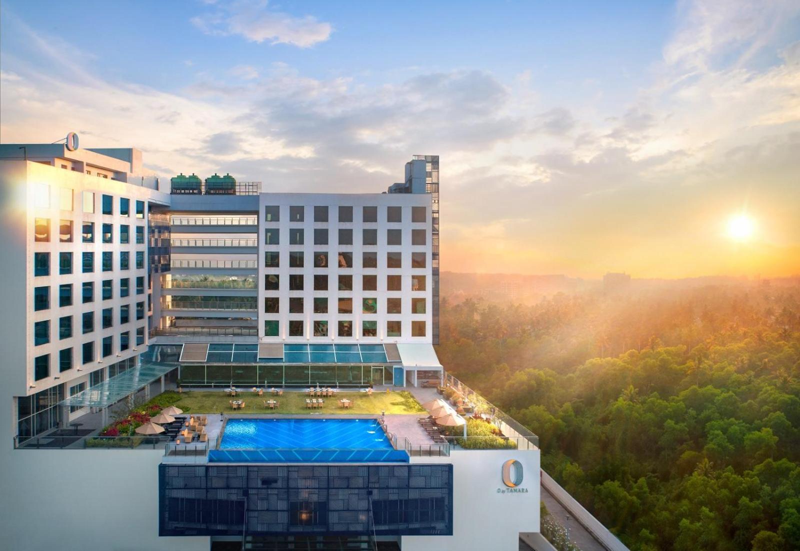 O By Tamara, Trivandrum Thiruvananthapuram Extérieur photo The hotel's rooftop pool